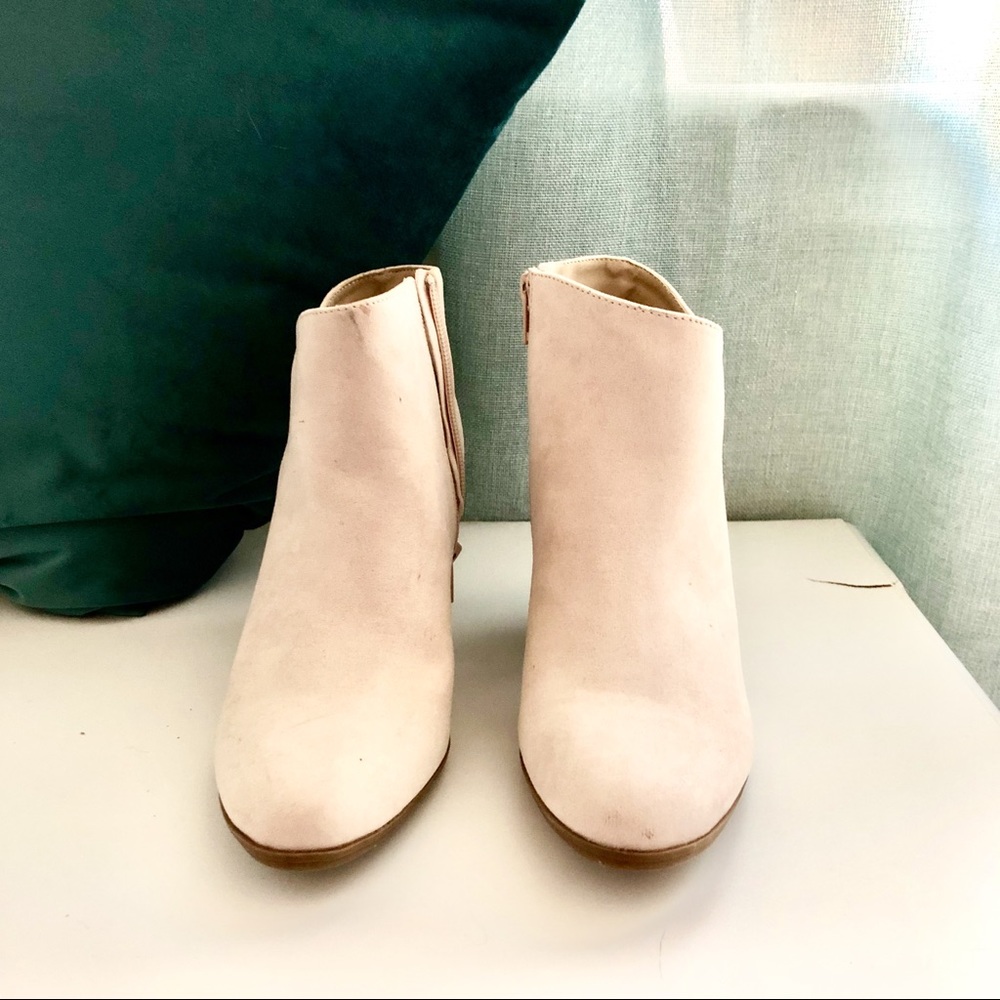 White Zipper Booties NWOT